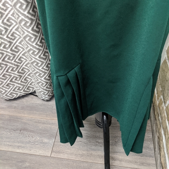 Zara forest green pleated side short sleeve dress - Picture 4 of 13